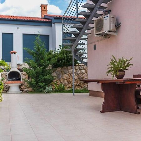 Apartment F-3 Klimno Bagian luar foto