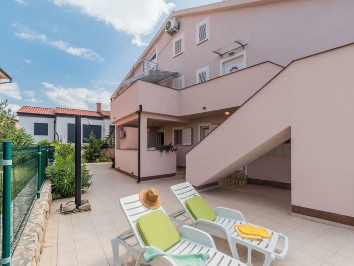 Apartment F-3 Klimno Bagian luar foto