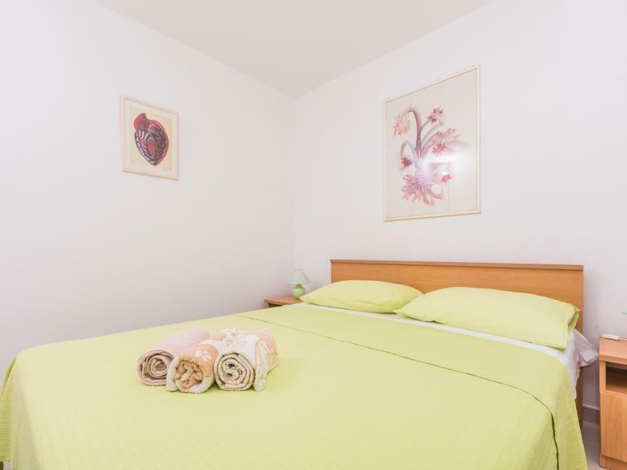 Apartment F-3 Klimno Bagian luar foto